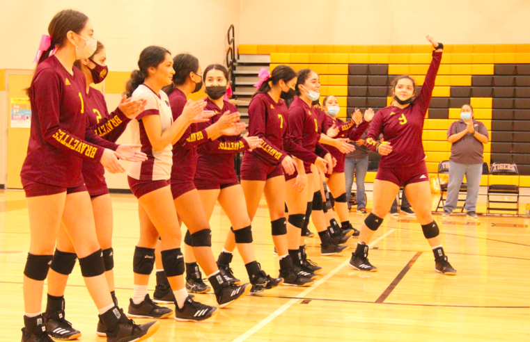 Donna volleyball teams down Mercedes