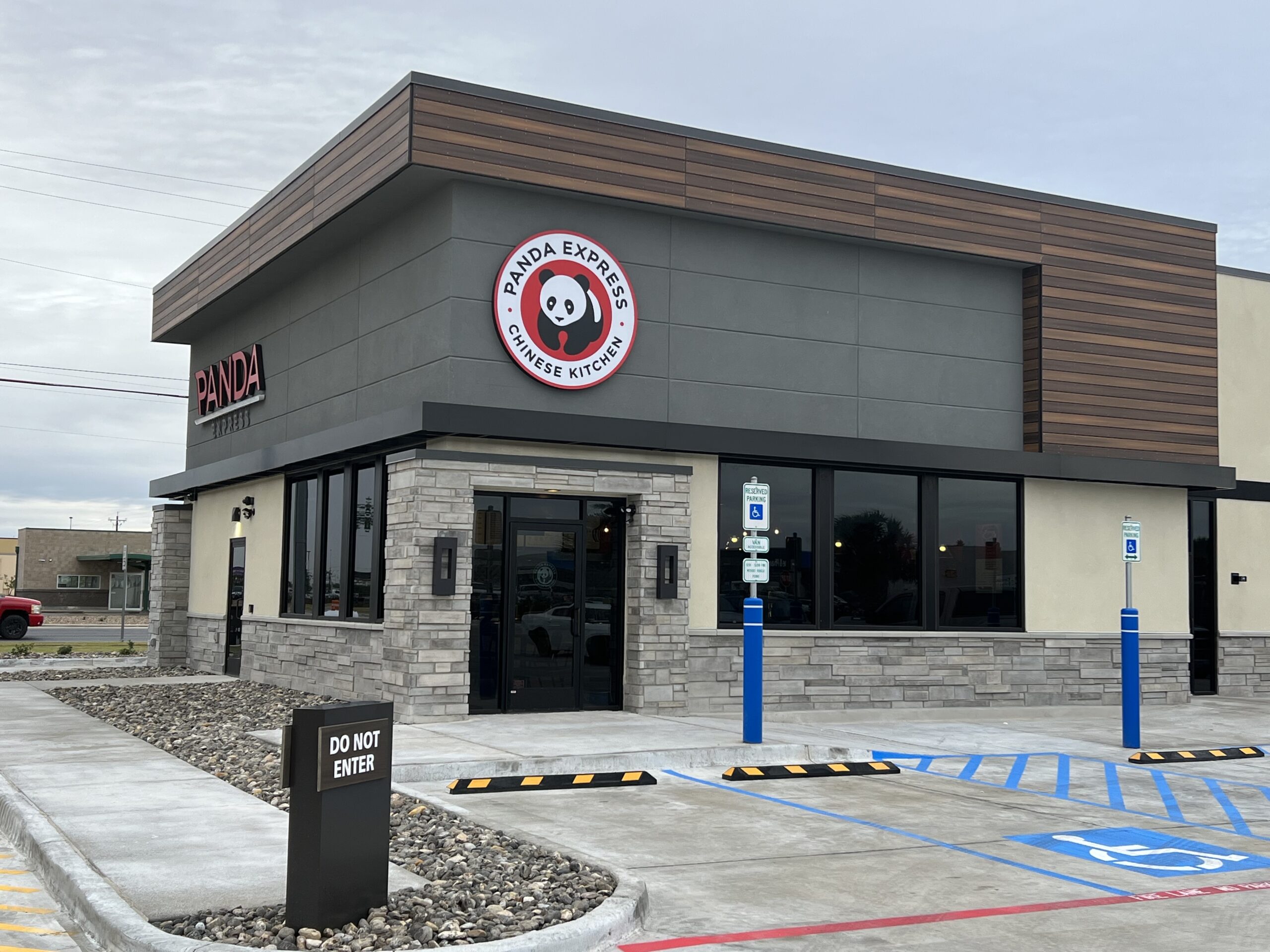 PANDA EXPRESS CELEBRATES OPENING OF ITS NEWEST RESTAURANT IN DONNA